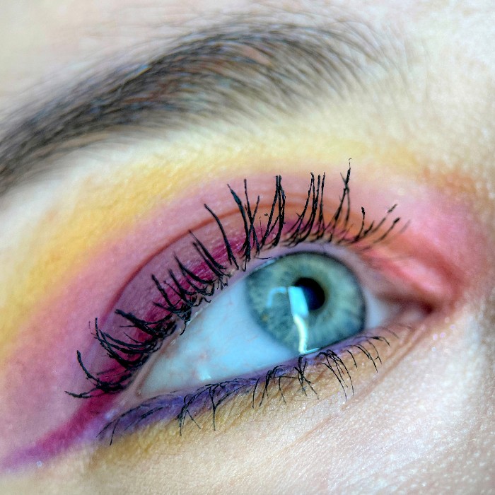 occhio truccato con mascara
