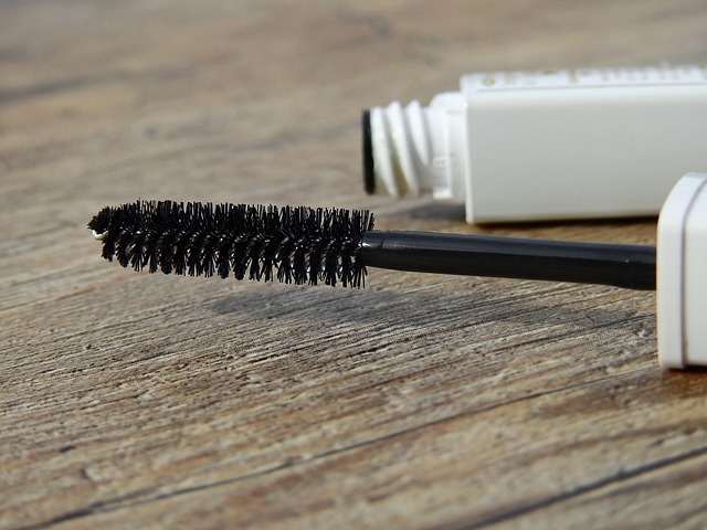 mascara